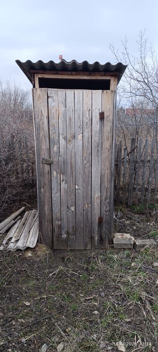 Продам дачный туалет в хорошем состоянии