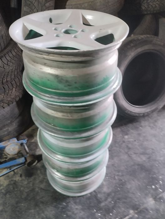 Продам диски на Волгу