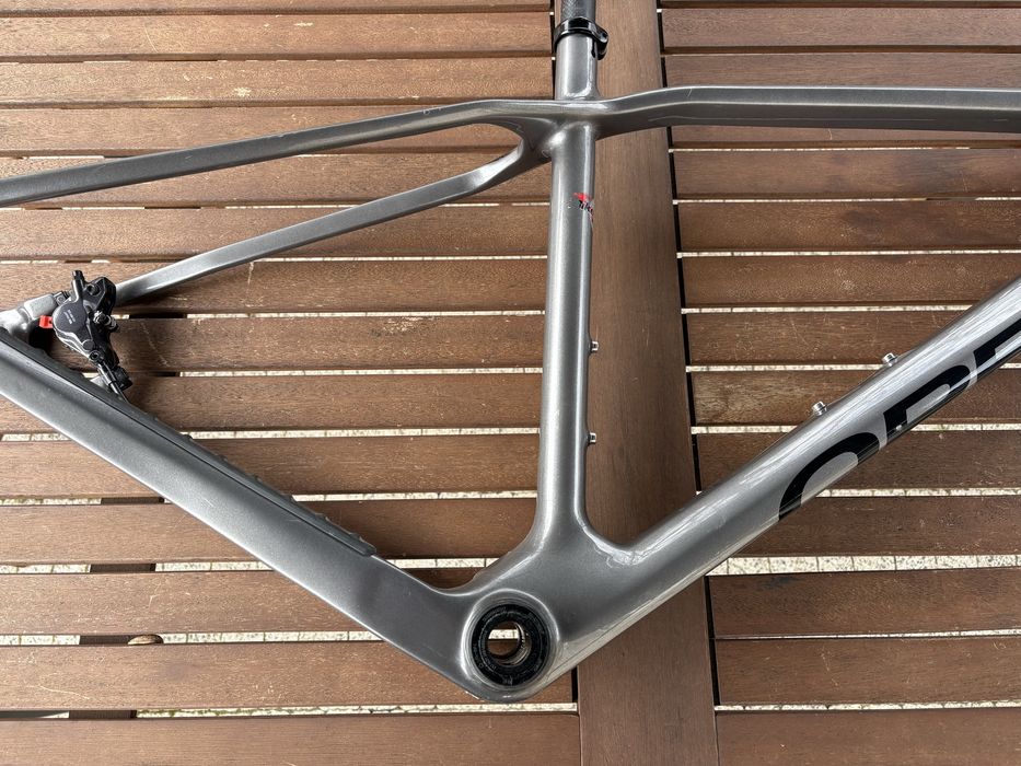 2022 Orbea Alma M Carbon UDH рамка за велосипед MTB