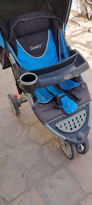 Детская коляска трехколесная.  Удобная в использовании. В рабочем сост