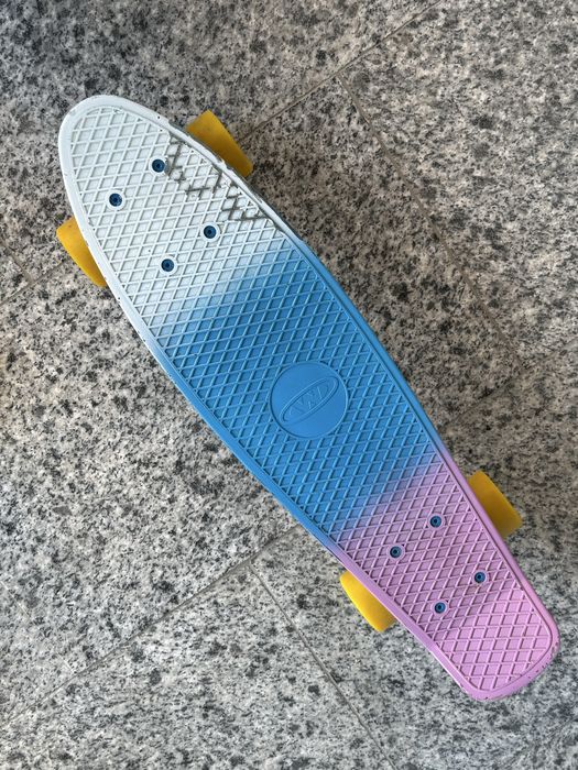Skateboard  copii - aproape nou