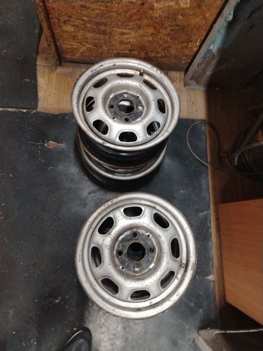 Диски на 13 пассат 4 штуки