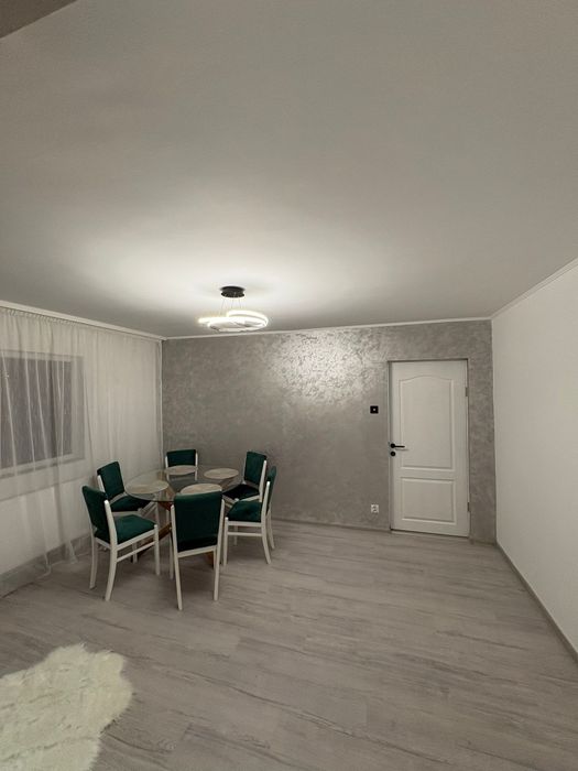 Vând apartament 3 camere