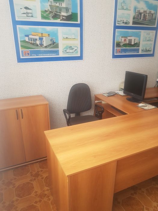 Продам б у офисную мебель