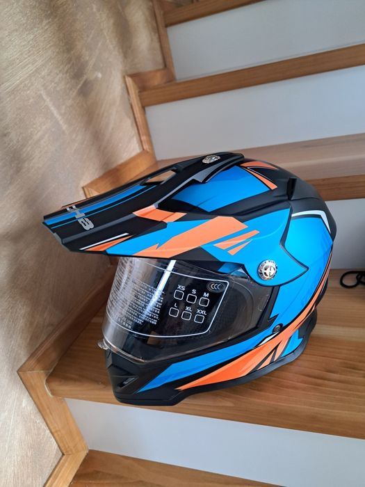 Vând casca atv mărimea M