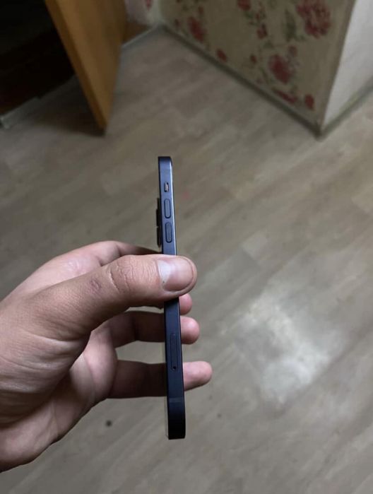 Продам айфон 12 на 128 гб
