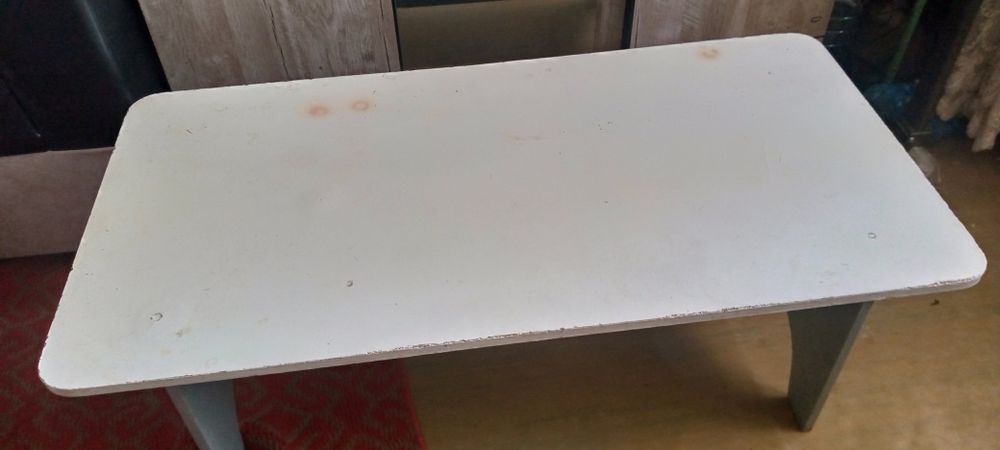 Kogonda Jurnal stol, xontaxta, ish stoli sotiladi.