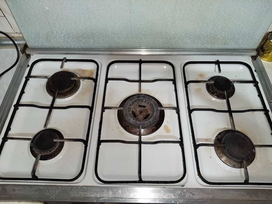 Продам газовую плиту