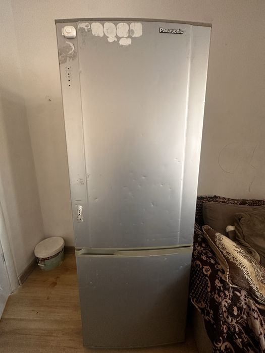 Отдам даром холодильник