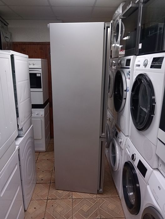 Иноксов комбиниран хладилник с фризер Liebherr  с две години гаранция!