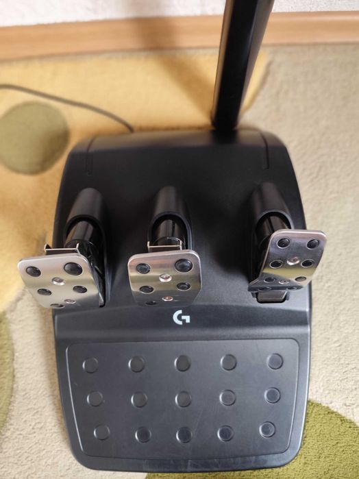 Геймърски волан Logitech G923 + Shifter за PS5/PS4/PC