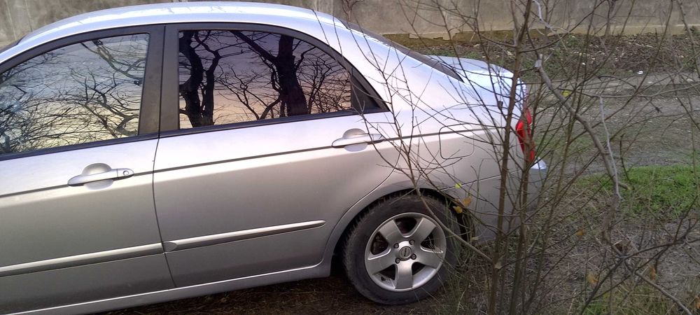 Vând KIA cerato,2004,proprietar,numere roșii până pe 21,12026, ofertă!