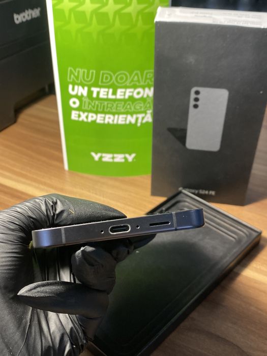 Samsung Galaxy s24 FE• 256 GB • Graphite