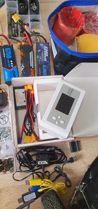 Automodel Hpi Blitz Flux 1/10 3s 4 baterii+ multe piese.