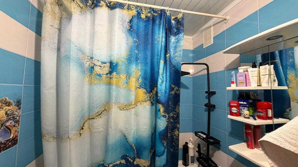 Продается 3-комн квартира, Центр, 2 этаж