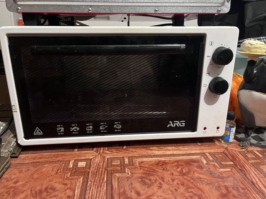 Духовка  ARG белого цвета