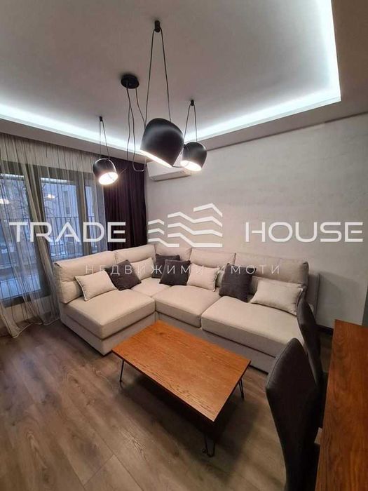 Дава се под наем Тристаен апартамент в Пловдив, Център - 120 кв.м за 800 € - Снимка #2