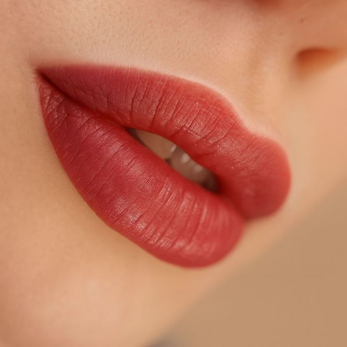 Нужны модели на перманентный макияж бровей и губ