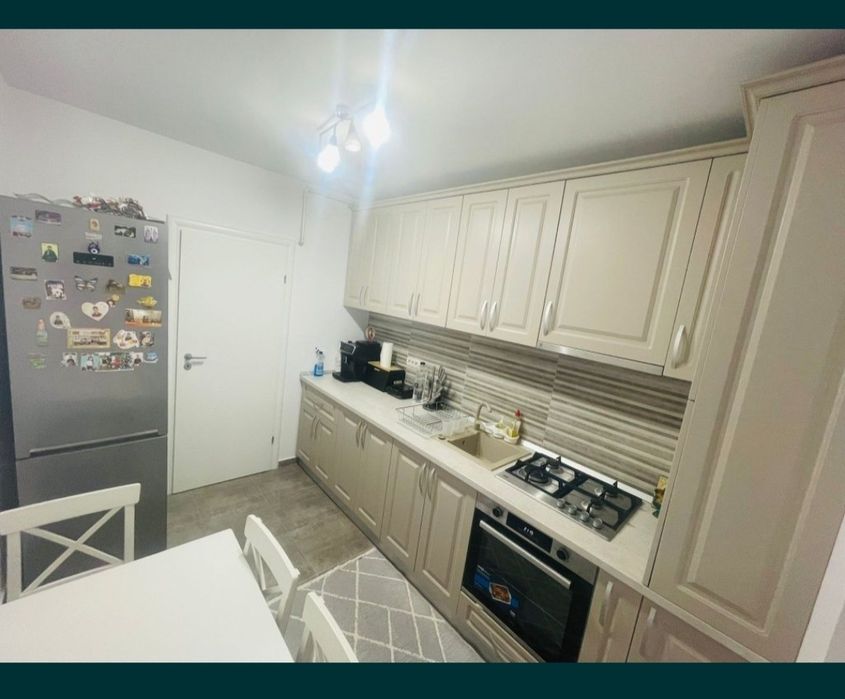Vand apartament 3 camere