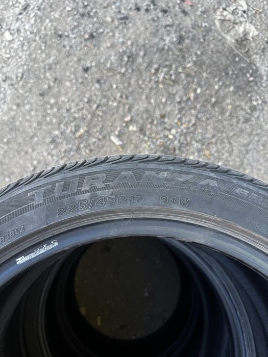 Резина Brigestone 225/45/17