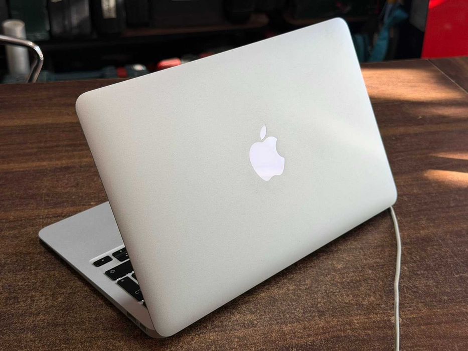 Лаптоп MacBook Air 11.6" A1370
