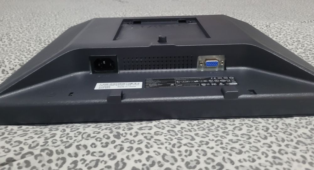 Монитор DELL 19"