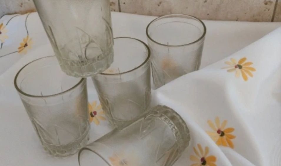 Чаши - стъкло, порцелан, керамика.