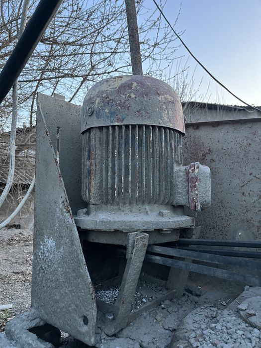 Мешалка (бетономешалка) сотилади