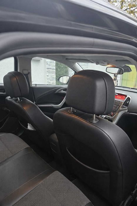 Opel Astra J 1.6 Benzină – Cutie automată - ITP 2026
