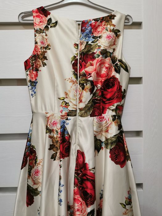 Rochie lunga cu trandafiri si cordon