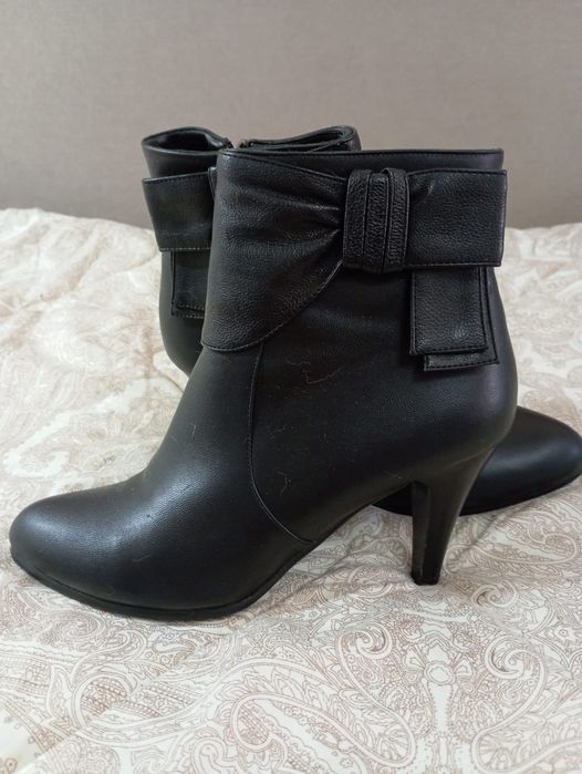 Продам женские сапоги