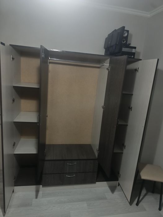 Шифонер для спальной комнаты.