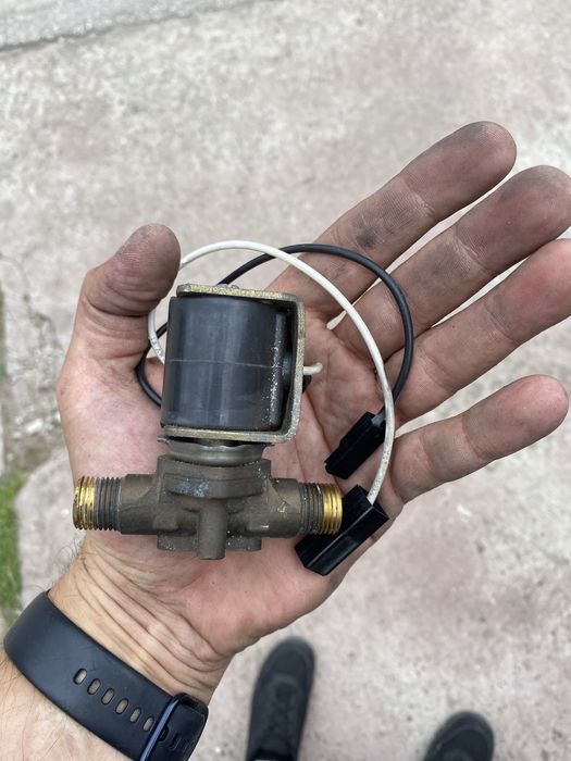 Ел магнитен клапан 12V за мобилни климатици