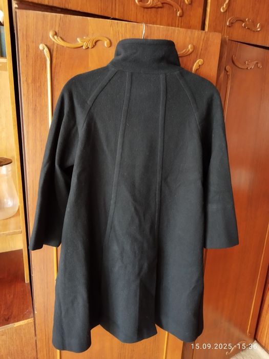 Пальто, рубашка тёплая(верхняя одежда), рубашка белая,. Всё за 20000.т