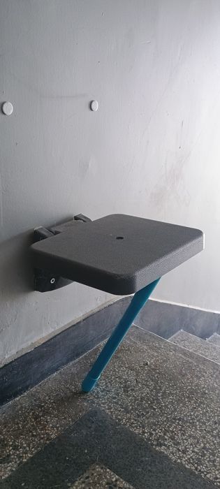 Сгъваема седалка за Баня за хора с намалена подвижност