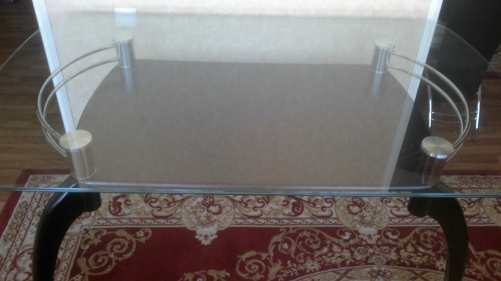 Стол со стульями