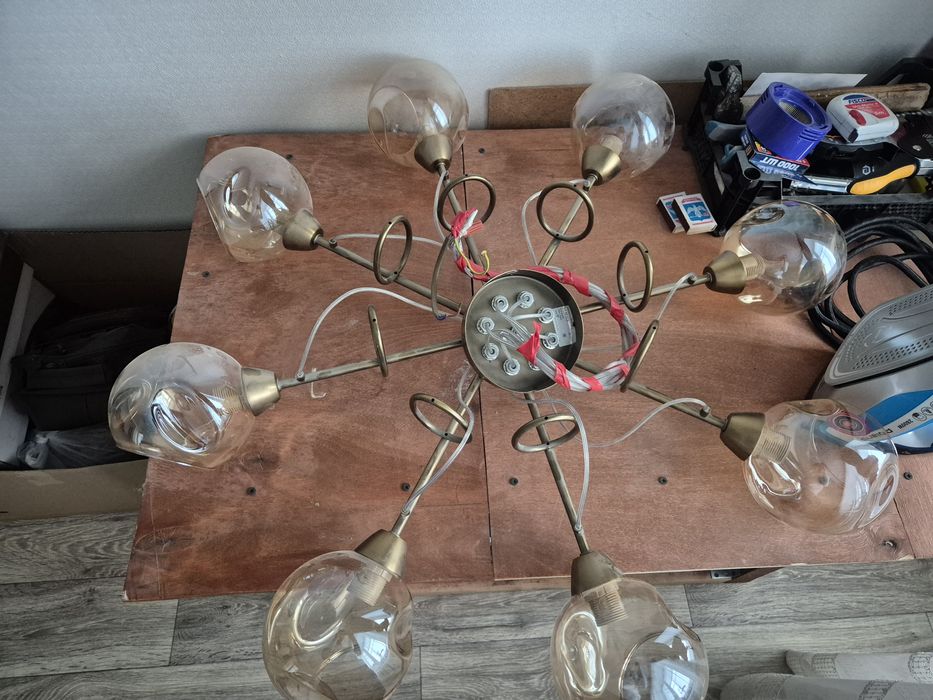 Продам люстры, гардины разные