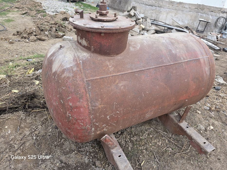 Цистерна продам.