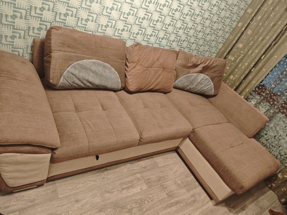 Подам диван длина 260