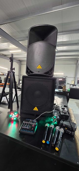 Set Behringer Boxe active + Mixer + LED lights + Microfoane + FUM