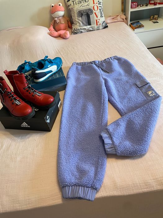 Женская спортивеая одежда и обувь