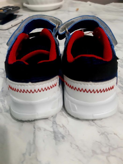 маратонки за бебе