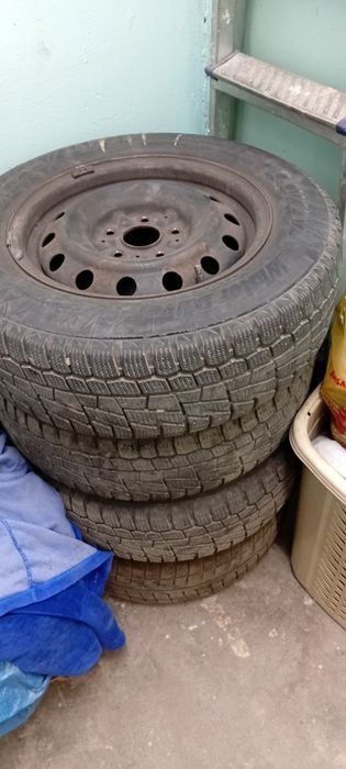 Продам шины с диском