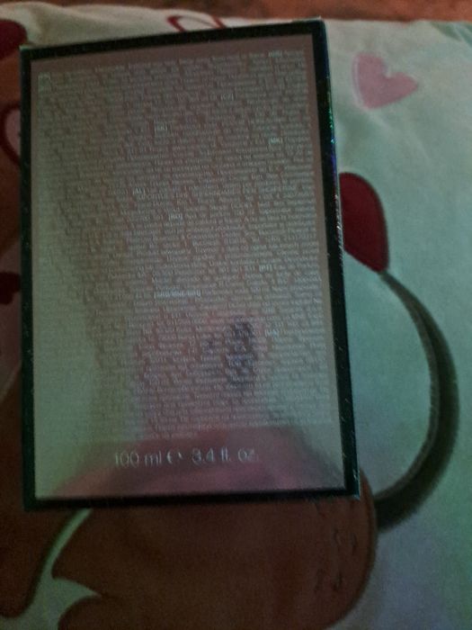 Vând parfum nou de dama