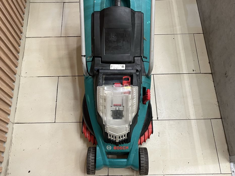 Акумулаторна косачка Bosch Rotak 37 Li 2 Батерии и Зарядно