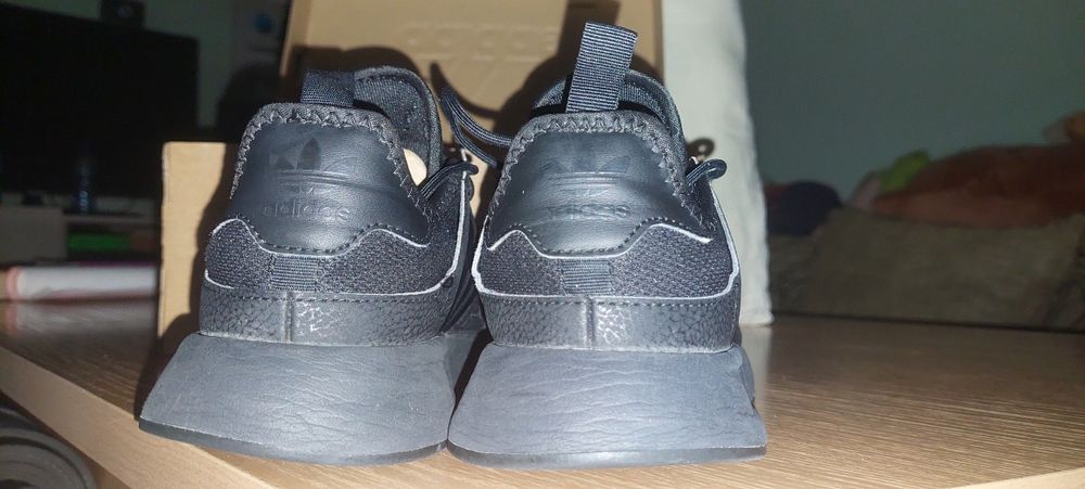 Маратонки Adidas 36н 225мм