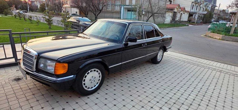MERCEDES-BENZ W126 diplomat