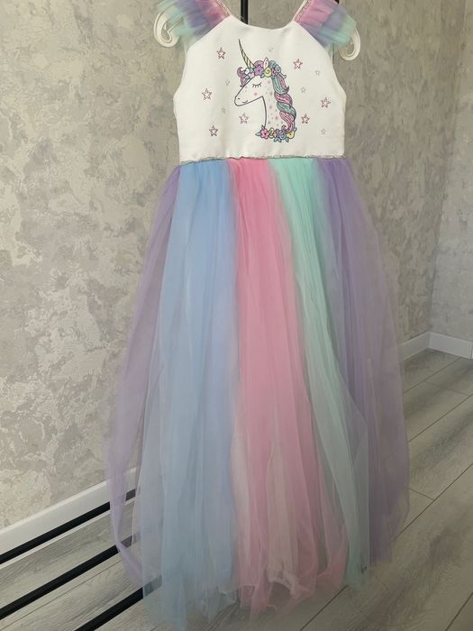 Продам платье для девочки