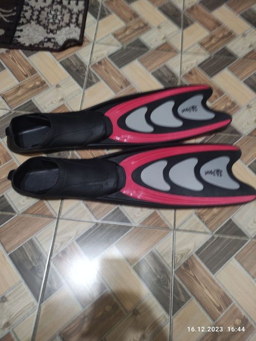 Продаются ласты, в хорошем состоянии.