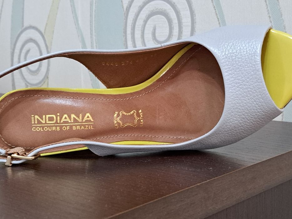 Босоножки женские